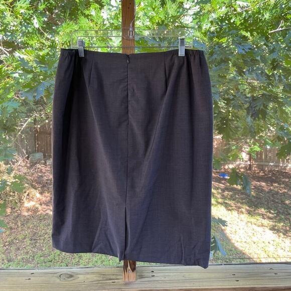 Talbots Woman Grey Basic Pencil Skirt Size 12W. NEW - Picture 2 of 8